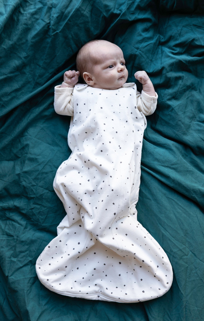 その他 DROBAK NORWAY BABY SLEEPING ON A PILLOW Vintage Drobak Norway Baby Sleeping on Pillow | eBay